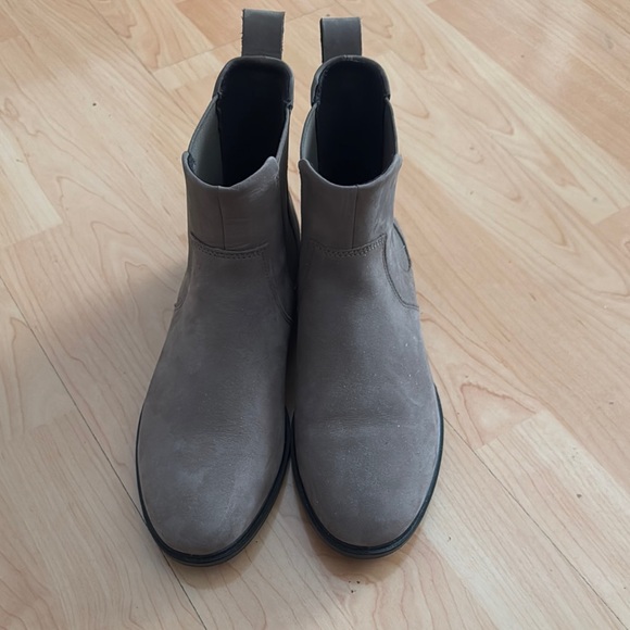 Shoes - Ecco Women Dark Grey Chelsea Boots